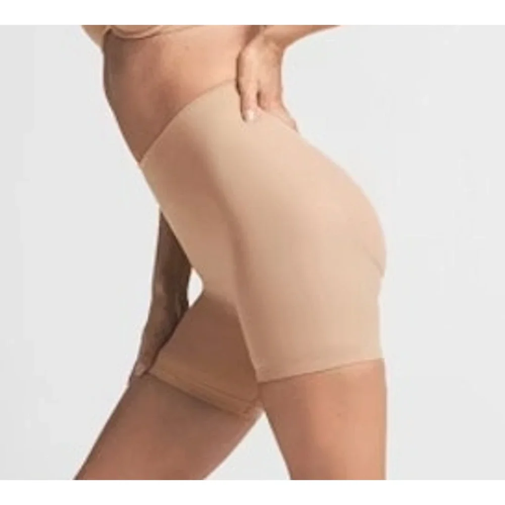 Nwt SKIMS Everyday Sculpt Mid Thigh Shorts Size M Clay SH-SHO-2152